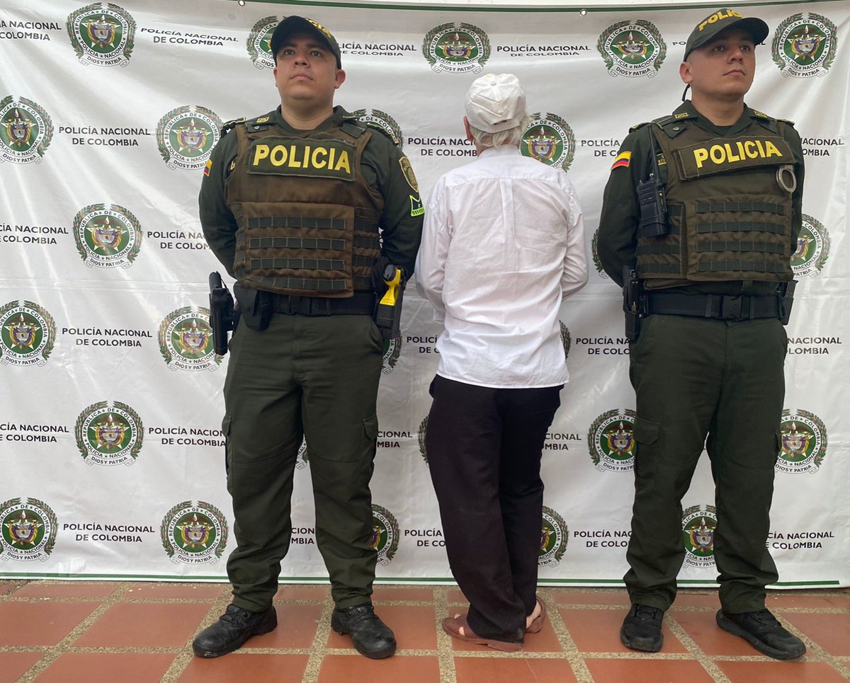PoliciaMeta's tweet photo. En la lucha frontal contra la delincuencia y la implementación del nuevo modelo de servicio de policía, personal adscrito a la Estación de #Fuentedeoro, logra la captura por orden judicial de un hombre de 87 años, por el delito de homicidio.
#SeguridadEnElTerritorio https://t.co/qsVv8n9lIv