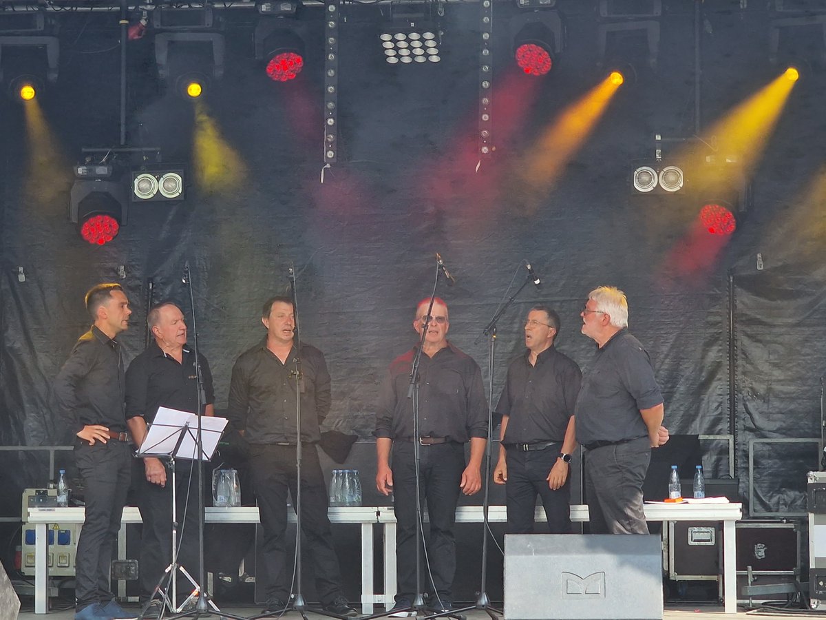 MuseeBasque's tweet image. 👉5-12-24 18:00
🪗🎼Taldea seiak 2024 Kontertua - concert 🪈🥁
Avec Jean Bordaxar, Robert Larrandaburu, Jean-Pierre Luro, Jean-Noël Pinque, Dominique Urruty eta Marcel Erreçarret Xiberoko kantariekin. 
☝ Sur inscription- izena eman: 05 59 59 08 98
📸DR @Visitbayonne