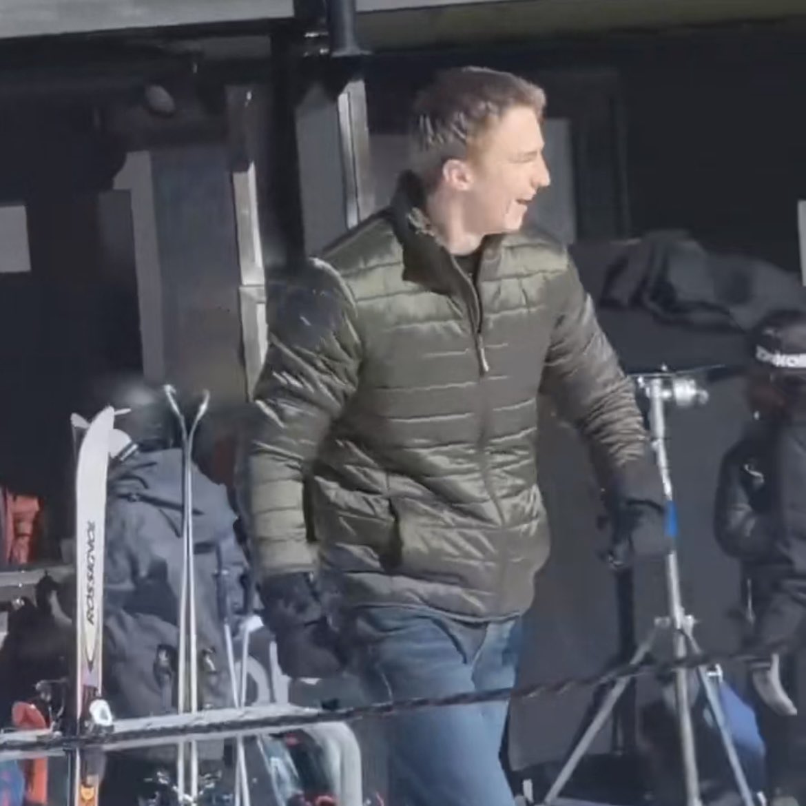 currentslopes's tweet image. Celebrating our 5th monthsary with an unforgettable ski trip in the Alps, enjoying the breathtaking views, relaxing in a hot tub, and making cherished memories together ⛷️🥂🌹