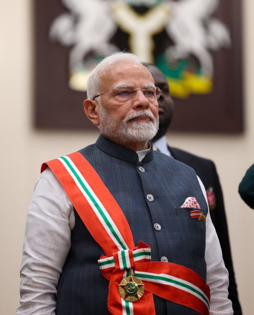 TheArvindPandey's tweet photo. भारत के लिए गौरव का क्षण !
विश्व के सबसे बड़े नेता, जननायक देश के यशस्वी प्रधानमंत्री श्री नरेंद्र मोदी (@NarendraModi) जी को नाइजीरिया द्वारा सम्मानित 'ग्रैंड कमांडर ऑफ द ऑर्डर ऑफ द नाइजर' पुरस्कार से सम्मानित होने पर हार्दिक बधाई।
#NarendraModi | #Nigeria | #OrderOfTheNiger https://t.co/Sso3QdsPoe