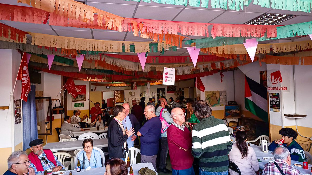 IUVRM's tweet photo. 🎉 Hoy, la comarca de la #VegaMedia de @IUVRM celebra un encuentro republicano en #Archena con comida y compañerismo. 

¡Un domingo de fiesta y reivindicación para seguir caminando hacia la III República! 💪❤️💛💜 https://t.co/TpJuBhvfln