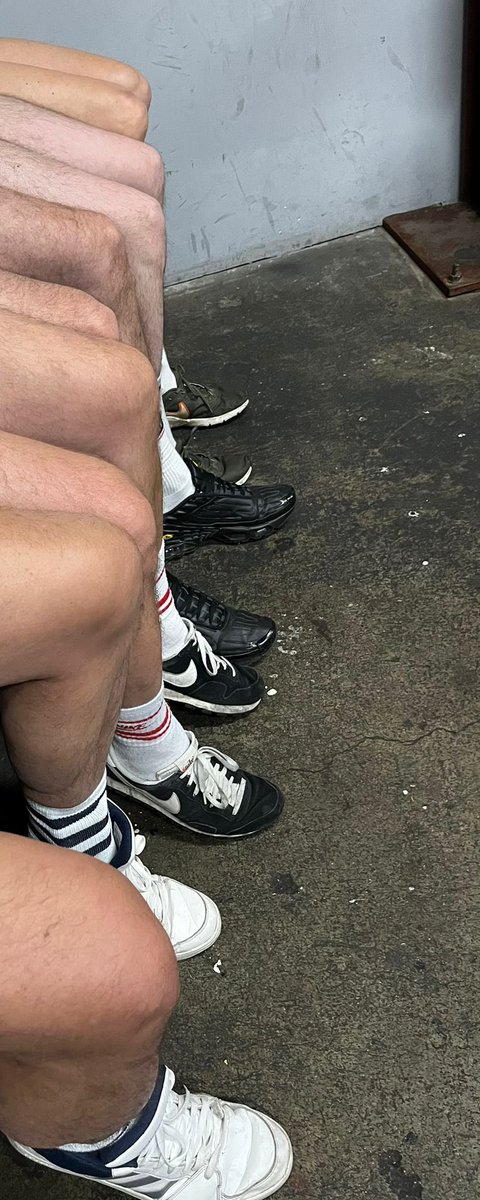 Wie ihr seht: 
Heute wollen wir nur Haut sehen.
Wir freuen uns auf euch! 😈