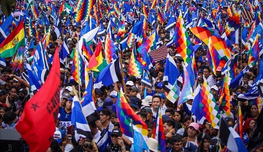 GroverGarciaC's tweet photo. Unidad y Revolución, cambio generacional con los nuevos Estatutos del MÁS IPSP

La democracia en el MAS IPSP para este nuevo ciclo que se inicia, cualitativamente debe transformarse recuperando la transparencia, igualdad e inclusión, principios esenciales de la ética y moral ideológica de la Revolución Democrática y Cultural. El nuevo Estatuto que planteamos será la base fundamental q garantice la construcción de la Unidad de todos los militantes y simpatizantes del Instrumento Político, por ello en esta coyuntura es imperativo promover la revolución generacional, ampliamente participativa sin restricciones para forjar líderes jóvenes que asuman las nuevas tareas programáticas que el pueblo anhela para su futuro.
#MasIpsp
#GroverGarcia
#Bolivia