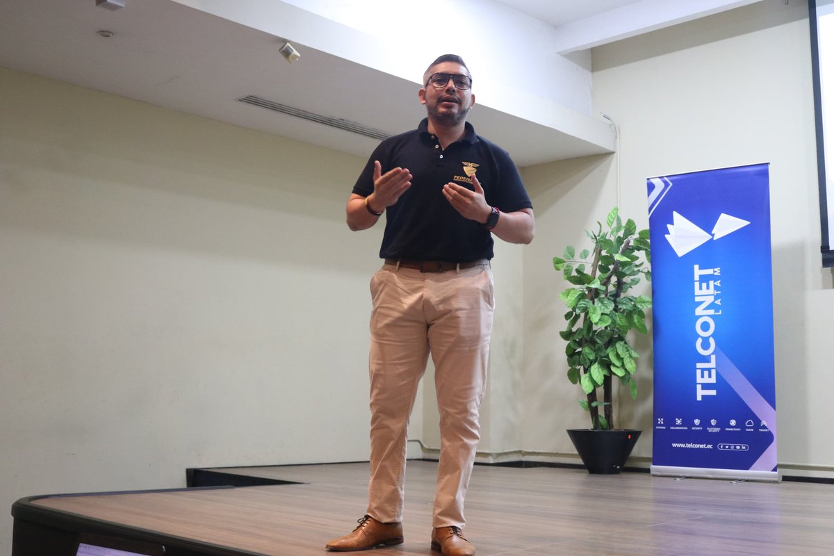¡Comienza nuestra jornada de aprendizaje!  
El Mgtr. Juan Andrés Guzmán inicia con el tema Introducción a la Analítica Deportiva, compartiendo los fundamentos clave, áreas de aplicación y casos de éxito en el deporte.

#SomosFormación