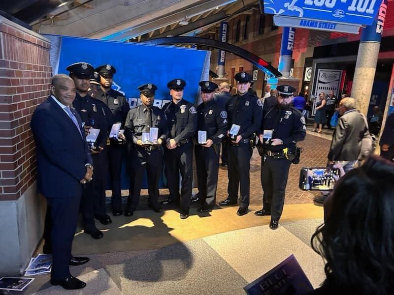DPD held their annual Faith in Blue Award Ceremony, Where they recognized officers for their dedication and service to all the citizens. 
The 6th Precinct Special Operations Unit were awarded with the Medal of Valor, Purple Heart, and Life Saving Awards. #sensationalsixthprecinct