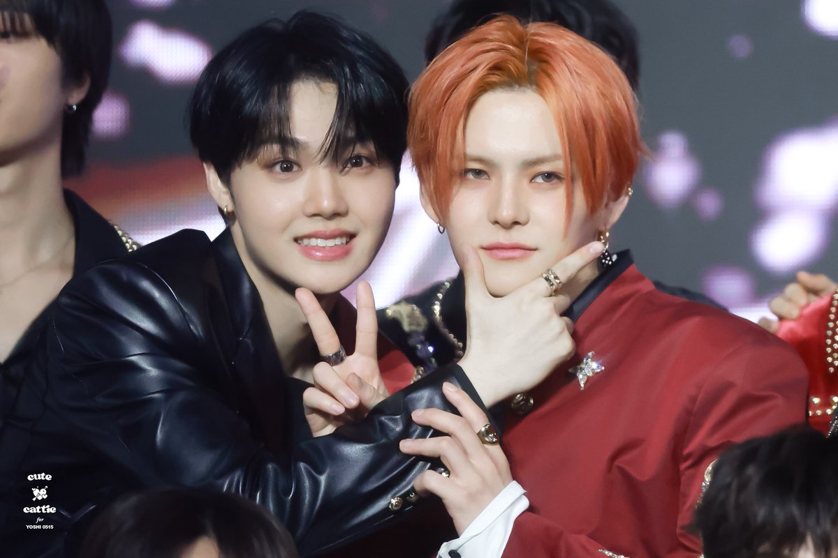 cutecattie0515's tweet image. 241117 KGMA
 
🐱🐰귀요미💗💗

 #트레저 #TREASURE
 #YOSHI #요시 #ヨシ 
#도영 #DOYOUNG #ドヨン