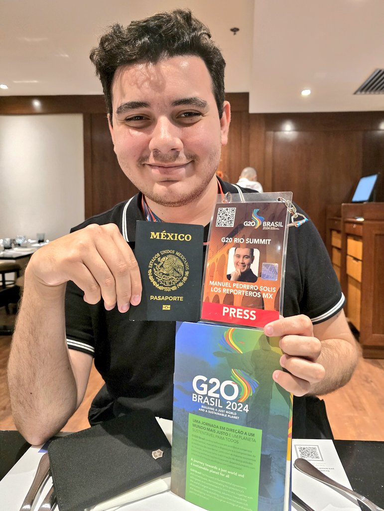 YosoyPedrero's tweet image. Me acaban de dar mi acreditación en Rio de Janeiro y la recepcionista me dijo que éramos de los primeros periodistas de redes sociales que el G20 haya aceptado para cubrir el evento.

Hace 4 años transmitiamos desde un celular en Comalcalco, Tabasco, el sueño nació ahí y el sueño…