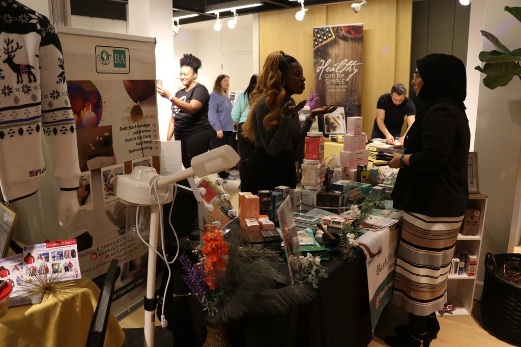 ccsyrorg's tweet photo. Check out more highlights from the event and relive the joy with us! 🎉 Our amazing vendors brought incredible energy and made #HER2024 unforgettable. ✨
#ccsyr #yorkregion #WomenEmpowerment https://t.co/asyXKWijYo