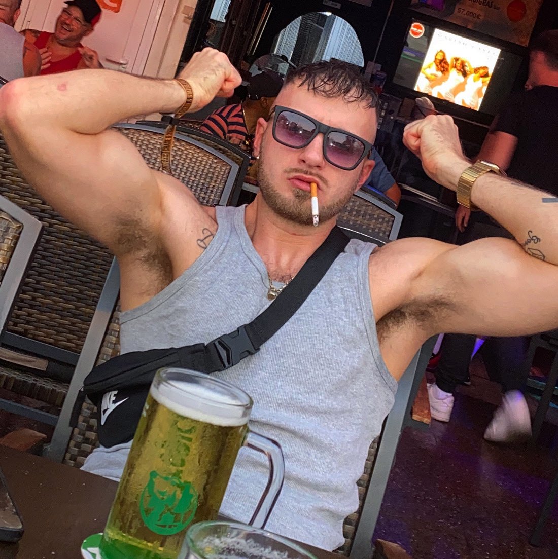 Sniff my pits 💪🏽