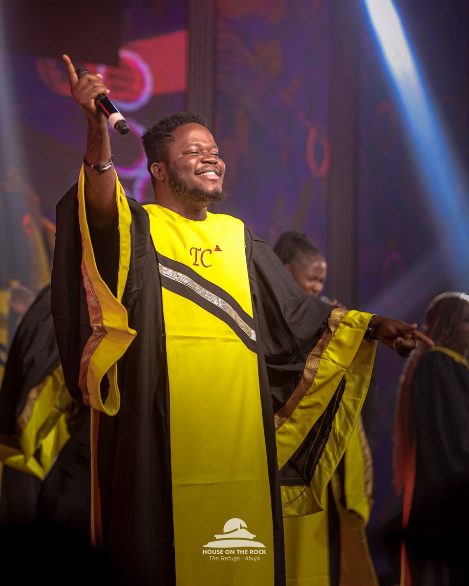 HOTRREFUGE's tweet image. Tehila Company (TC Music) leads us in a medley of hymns and songs, as they prepare the way for the entrance of God’s word, every medley and note a ministration in songs. 

#GraduationService
#Increase2024 
#HOTRRefuge 
#HOTRService 
#AbujaChurch