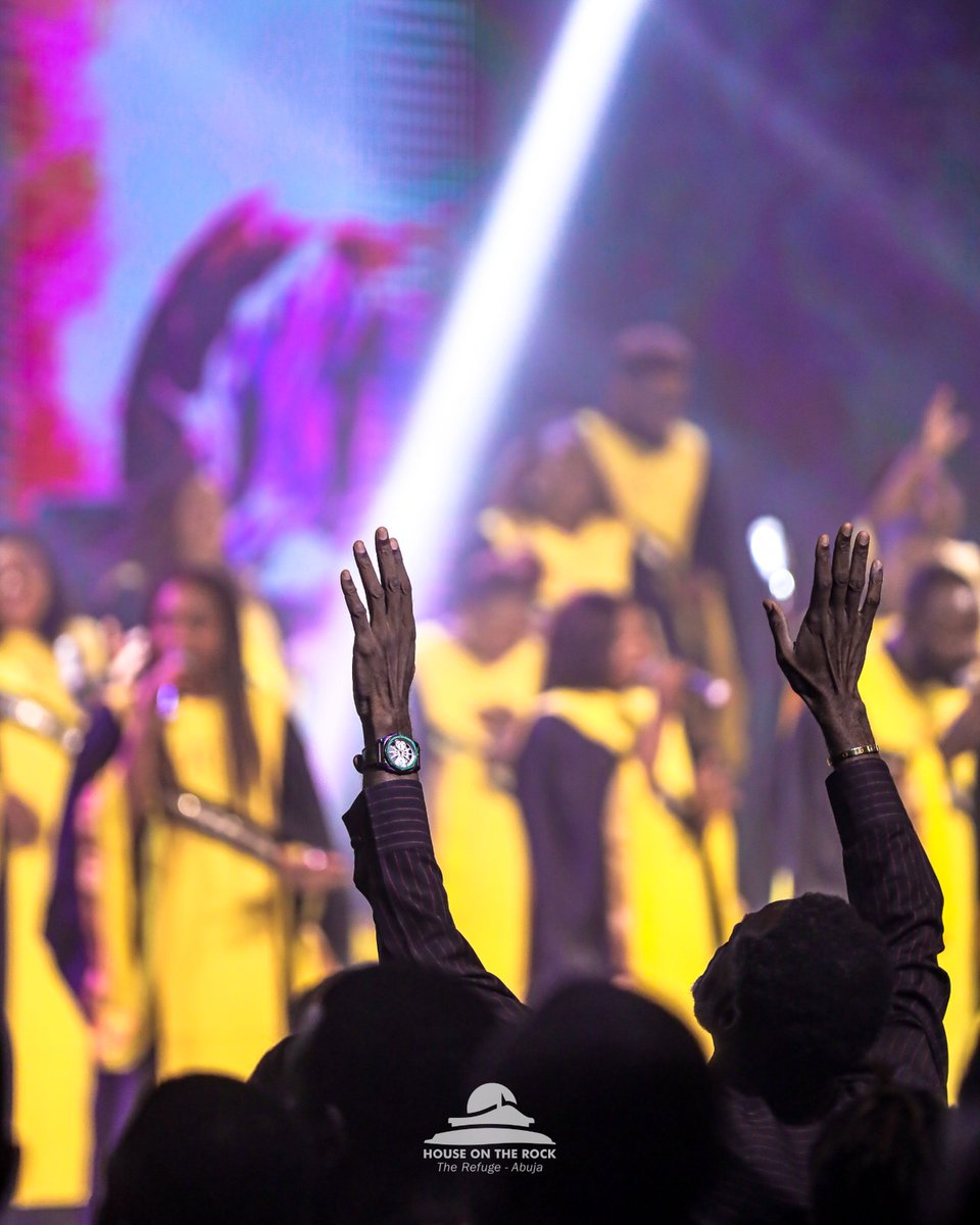 HOTRREFUGE's tweet image. Tehila Company (TC Music) leads us in a medley of hymns and songs, as they prepare the way for the entrance of God’s word, every medley and note a ministration in songs. 

#GraduationService
#Increase2024 
#HOTRRefuge 
#HOTRService 
#AbujaChurch