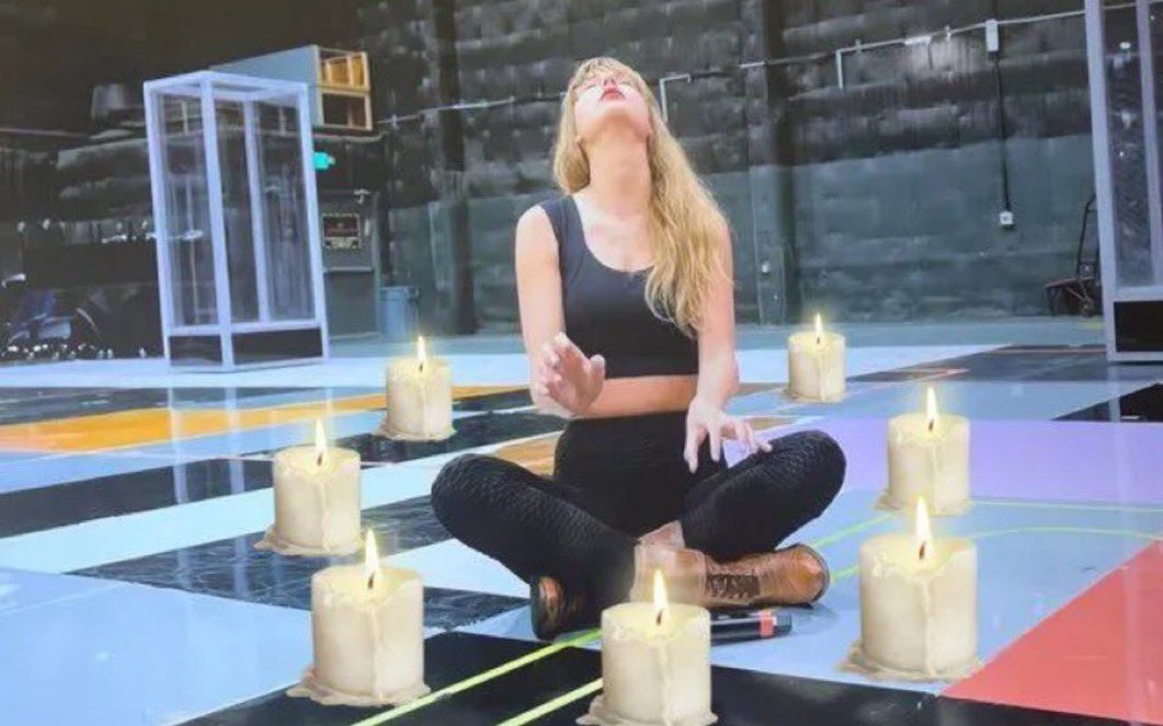 perfectlyfine89's tweet photo. Swifties clock in. We need to start manifesting the Tayvoodoo so that fan base can stfu ✨🕯️✨🕯️ https://t.co/XygEaOD847