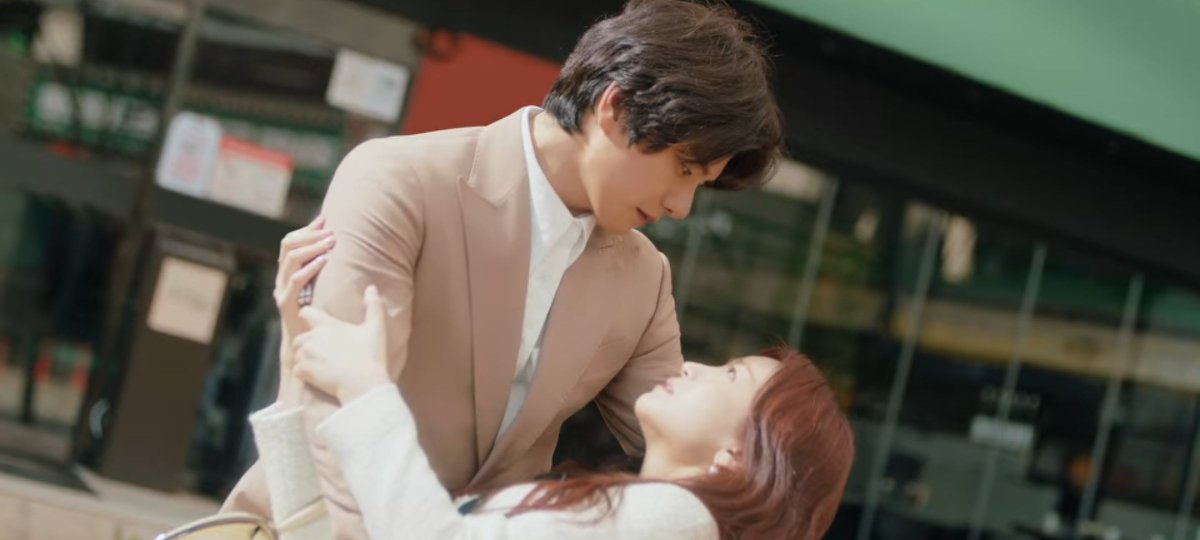 daheeverse's tweet photo. the main leads are cute but i feel a diffent chemistry with these two that i kinda like more &amp; makes me feel giddy, esp their character dynamics, an island guy &amp; a chaebol heiress fjfjf

#MarryYOU #MarryYOUEp2 https://t.co/cDITPztO2a