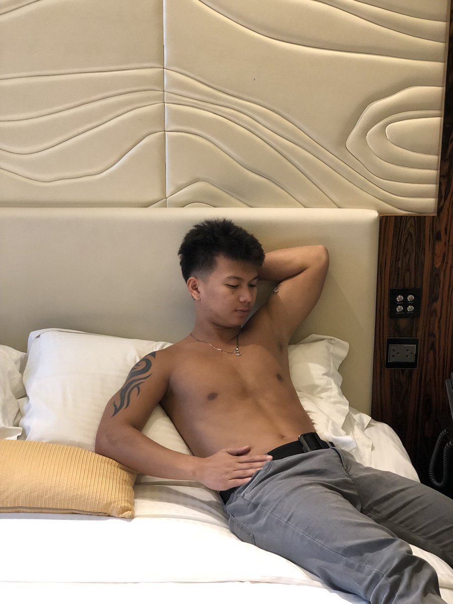 lancetusok's tweet photo. G’evening Guys ako parin to ang LANCE MASSEUR nyo 😉🥵 https://t.co/O0sfOxP1Xv