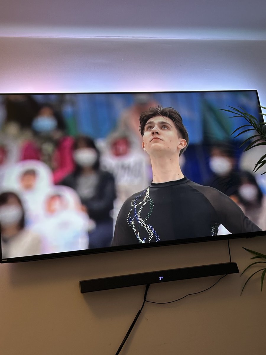 rodrigosadovsky's tweet image. liv and belle losing their minds