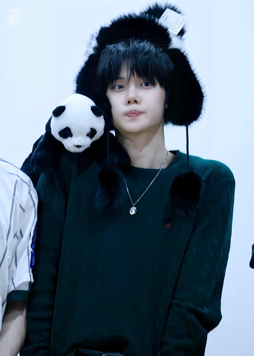 241117

#투모로우바이투게더 
#최연준 #연준 #YEONJUN #ヨンジュン
#TOMORROW_X_TOGETHER
#TXT