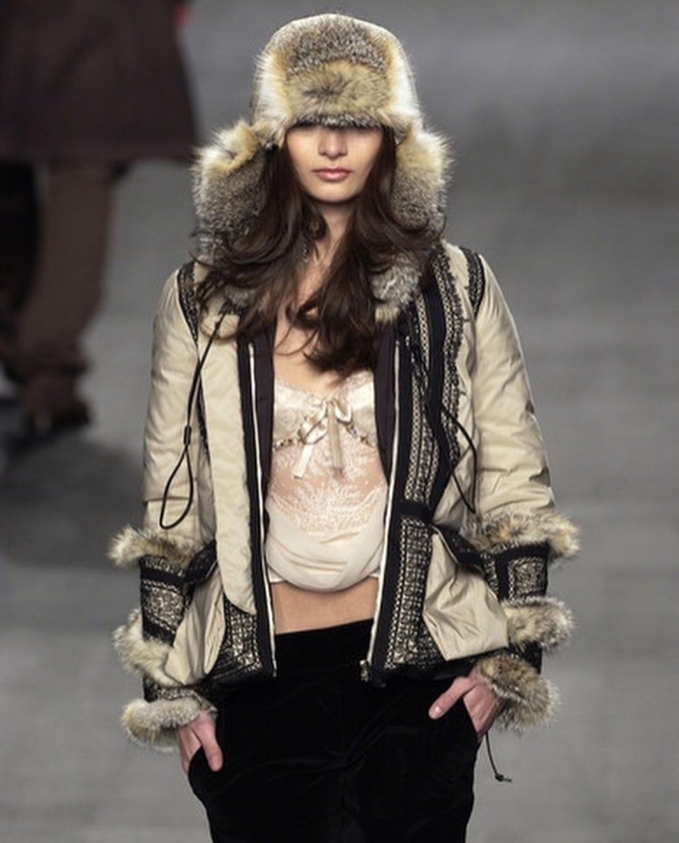 virgoessence's tweet photo. Ermanno Scervino, FW 2005 https://t.co/BkYOWfmsRy