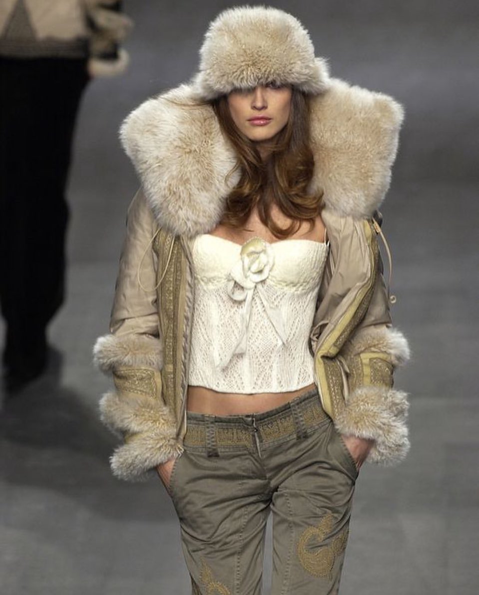 virgoessence's tweet photo. Ermanno Scervino, FW 2005 https://t.co/BkYOWfmsRy