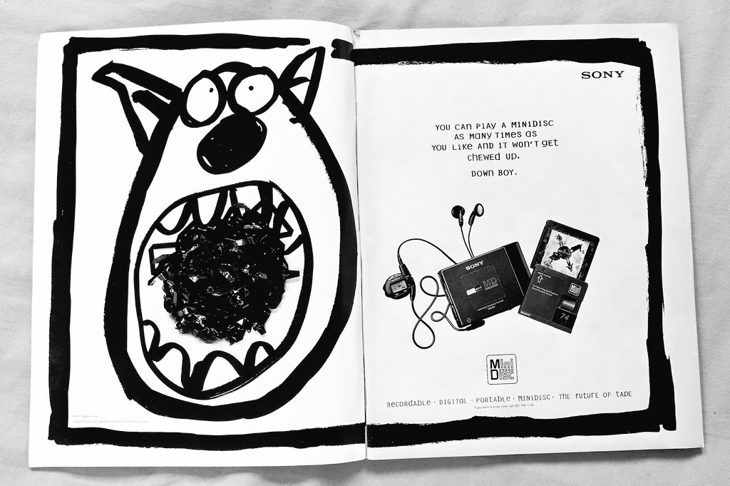 PhonsIOM's tweet photo. Found this 30 year old advert for the Sony MiniDisc from a Nov 1994 issue of Select magazine.

#MiniDisc https://t.co/zfOCDWxIfV