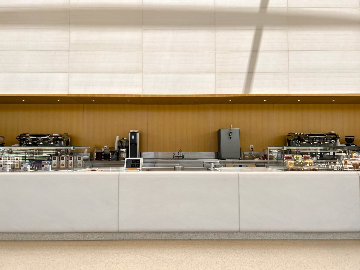 BasicAppleGuy's tweet image. Apple Park Visitor Center