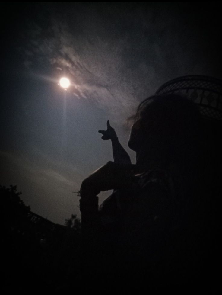 💞☺️🙏

 ये जो चांद है, मेरे दिल का अरमान है।

कहने को बहुत दूर है मुझसे,

फिर भी रोशन इससे मेरा जहान है। 

Good night..........♥️♥️♥️