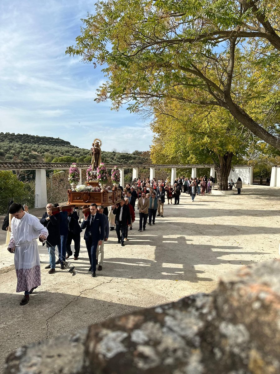 AM Columna y Lágrimas tweet media