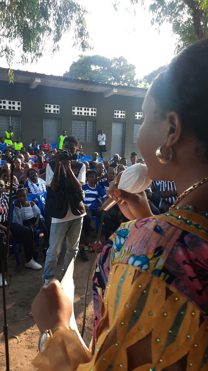 HonKambwala's tweet photo. Après N'SELE, KIMBASEKE ET NDJILI en ma qualité de Vice-présidente de la Fondation Bomoko, nous avons eu l'honneur ce samedi 16 Novembre 2024 d'introniser le Coordonnateur Communal de la Commune de Masina.

Cette cérémonie a eu lieu dans la Cour de l'école Cardinal Malula https://t.co/TqBtc3oMvk