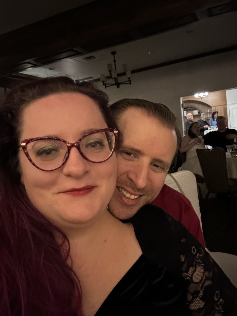 LTsEarrings's tweet photo. I believe at this point I had the entire bottle of gin’s worth of cocktails

Aren’t we cute https://t.co/zRfQgr7UrY