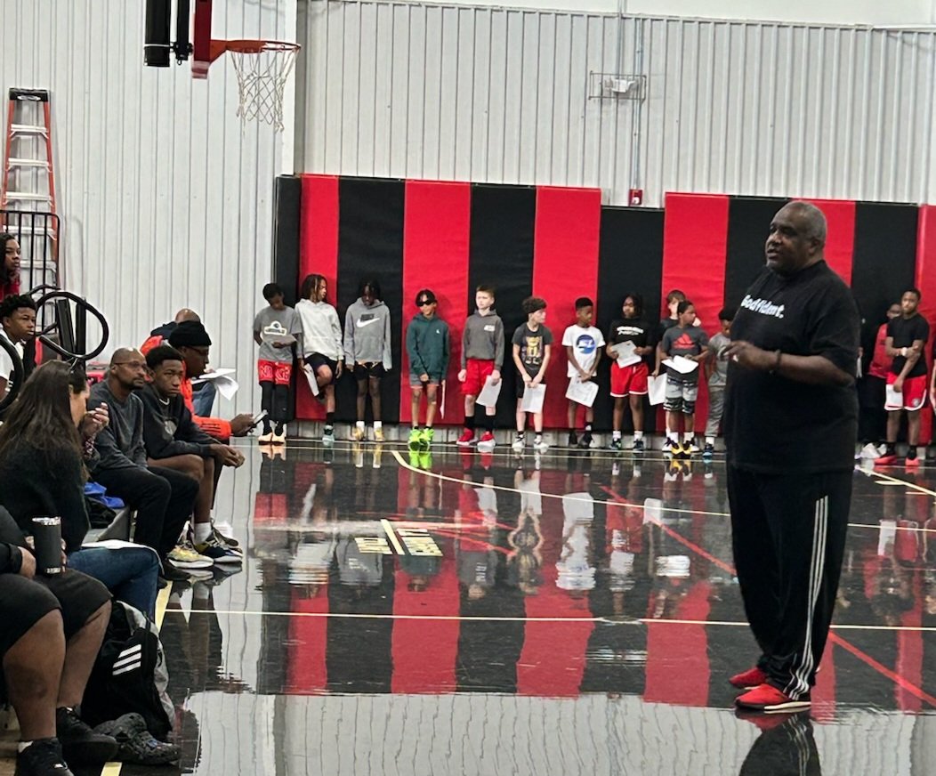 DwayneW85536128's tweet photo. Garner Road Basketball Club day! I'm getting back in the saddle. Started a new journey which starts with the parents. 
#BuiltByDesign
#35Years
#WinningIsOurLegacy https://t.co/oQx5HLQmgJ