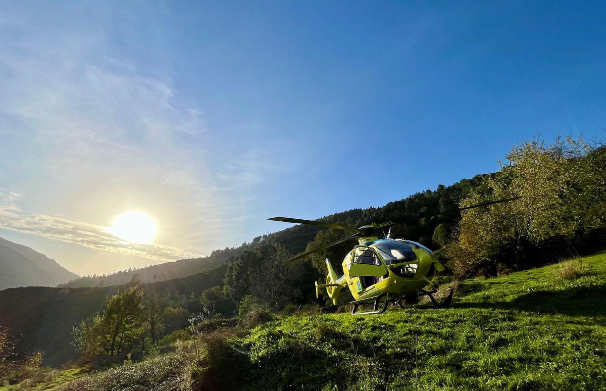 Onde non chega ninguén 🚁⛰️#hems #viewfromthecrew #raw Remote and wilderness ⛰️🚁 #sothatothersmaylive