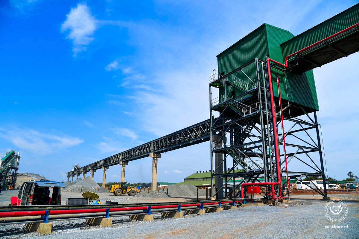 aminata_kasa's tweet image. #HautKatanga | Au deuxième jour de son itinérance dans le Haut-Katanga, le Président Félix Tshisekedi a relancé, ce dimanche à #Kipushi, la production du Zinc à la mine de KICO( Kipushi Corporation) située à 30 km de #Lubumbashi.