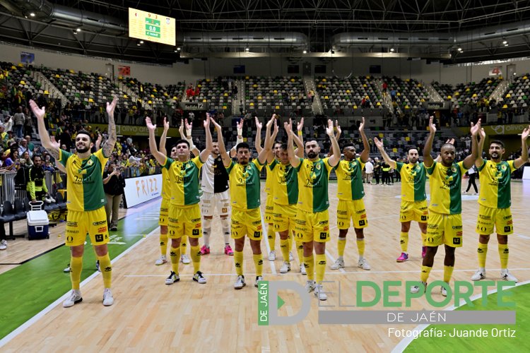 eldeportedejaen's tweet photo. 🟡 Las imágenes de la goleada de @JaenFS frente a Valdepeñas

📸 Fotos de @JuandeOrBea 

Galería completa aquí👇🏻
https://t.co/dIbbwjXLOS https://t.co/BOQUfxLZ3w
