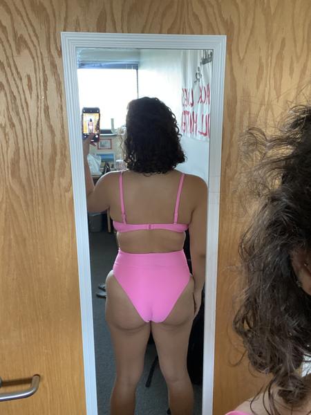BikiniRepost's tweet photo. "I got a medium and they fit me PERFECT! The color of the pink is so vibrant, and the fabric is so soft it feels like you’re wearing nothing. The medium was perfect for me, it didn’t squeeze me in any uncomfortable way and the cheeky cut is perfect! I’m 5’5 155-160lbs!!"
-javana https://t.co/Sx7WSkCHM2