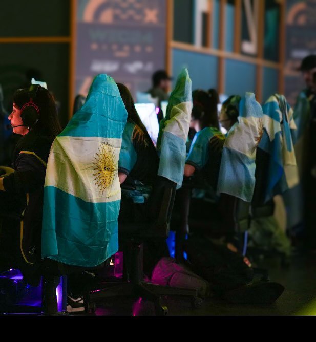 devaesportsarg's tweet image. Queridos Argentinos❤️‍🔥

Como ya sabrán, no logramos alcanzar la final en la #WEC2024 . 
Sentimos ese sabor amargo de no haber llegado más lejos, a pesar de haber luchado con todas nuestras fuerzas para estar aquí. 
Sin embargo, quiero resaltar el esfuerzo y dedicación de nuestros