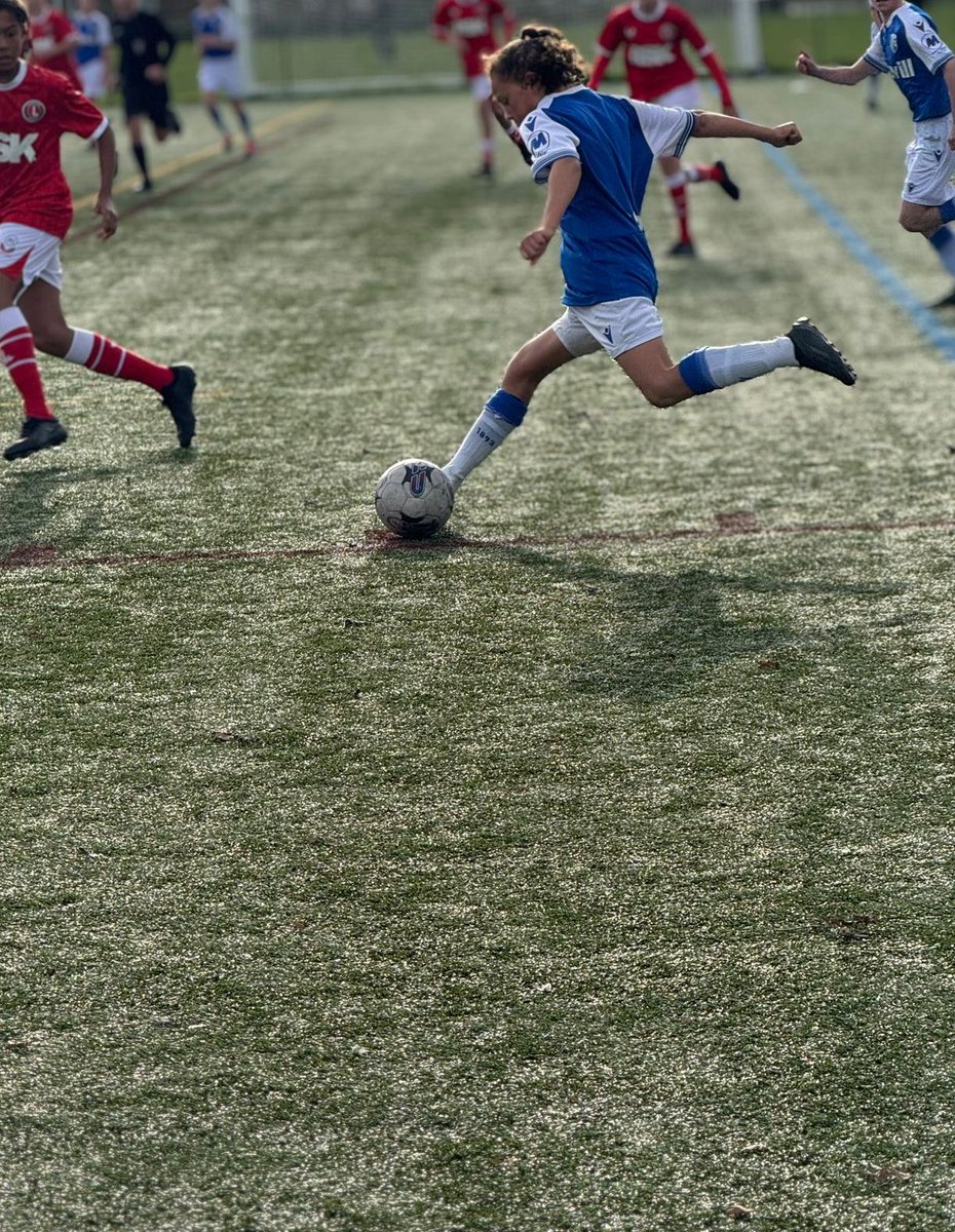 Rhys_Stone14's tweet photo. What a weekend of football. Kent County game @kentschools_fa  against Middlesex County. Held up the left and assisted ⚽️ then home to @CharltonAcademy today assisted two with the second goal getting us the win @TheGillsFC 🙌🏻 buzzing with my performance 🔥 #leftie #U13s #workrate https://t.co/NasUZcnrrU