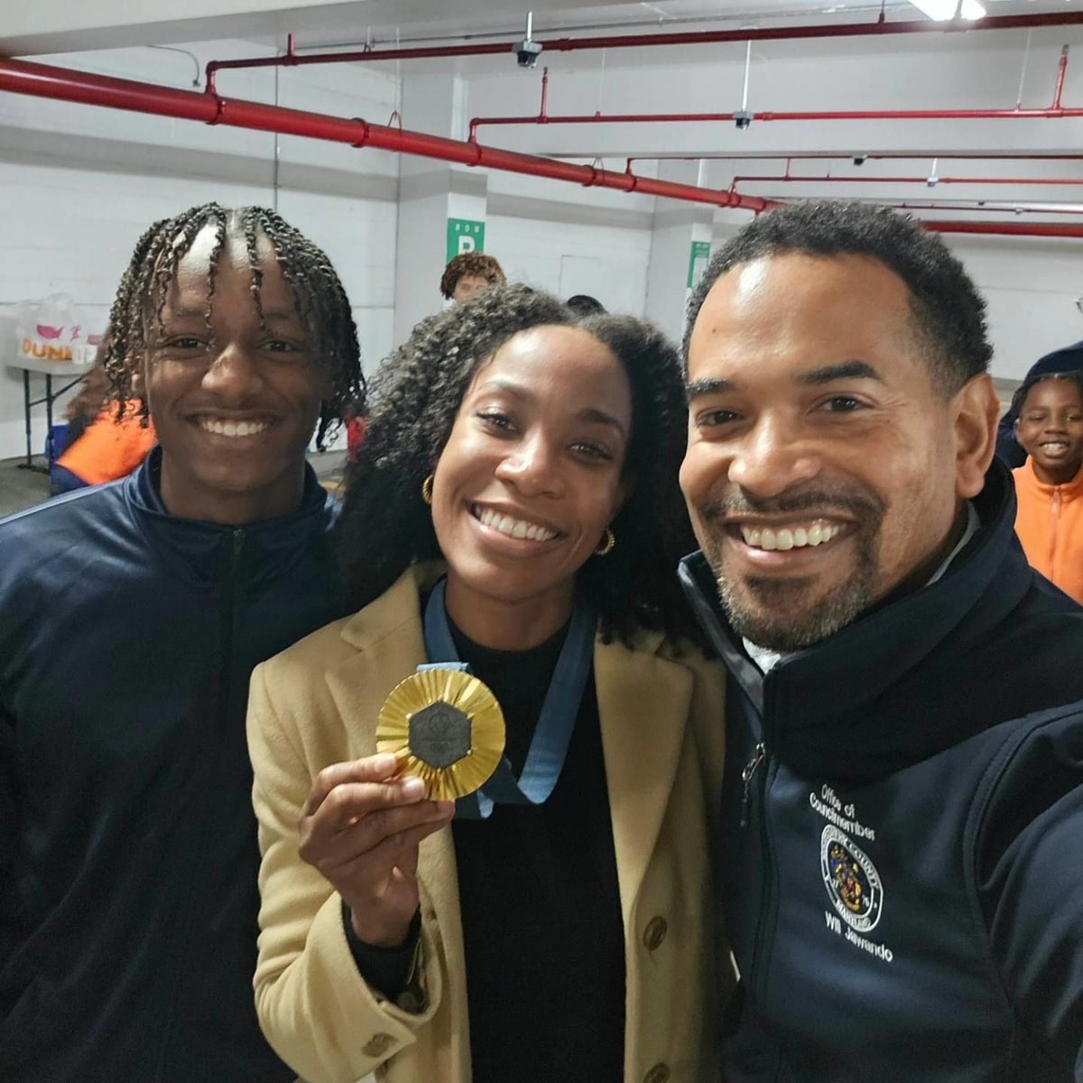 CMJawando's tweet photo. #TeamJawando had a great time at the Montgomery County Thanksgiving Day Parade yesterday, including welcoming our honorary Grand Marshals, Olympians, and Montgomery County natives, @thea_lafond and Aaron Owusu! #happythanksgivng 🙌🏾🦃 https://t.co/Rd7venDVMf