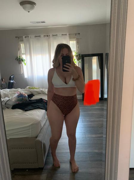 BikiniRepost's tweet photo. "I’m 5’3, 149lb! I got a size large! I love how there the thinner type of material, not as in “see through” thin material but thinner, whereas I’m usually a size XL large in bottoms but was able to get these in large without them cutting into my skin!" 
- Renee G https://t.co/G2qNPMCQnn