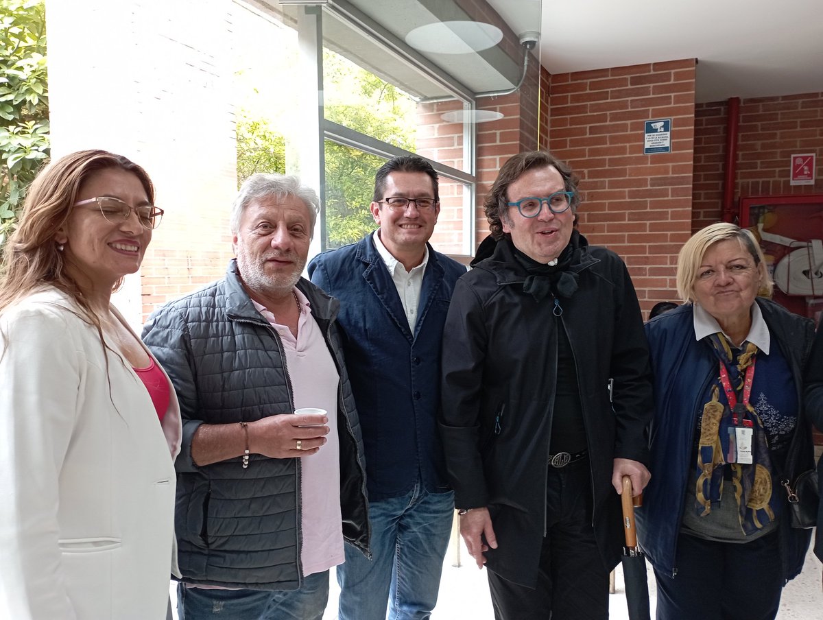 juliorozzo's tweet photo. #ForoDeComunicaciones 🗣️🎤 Participamos en el Primer Foro de Comunicación Comunitaria Caminos de Paz y Convivencia, más de 120 asistentes en @rafaeluribeu. Una reflexión sobre el papel de los medios en la construcción del tejido social. @ECDtuciudad @Meridiano20h @BogotaParticipa https://t.co/NtCTWBIWUj
