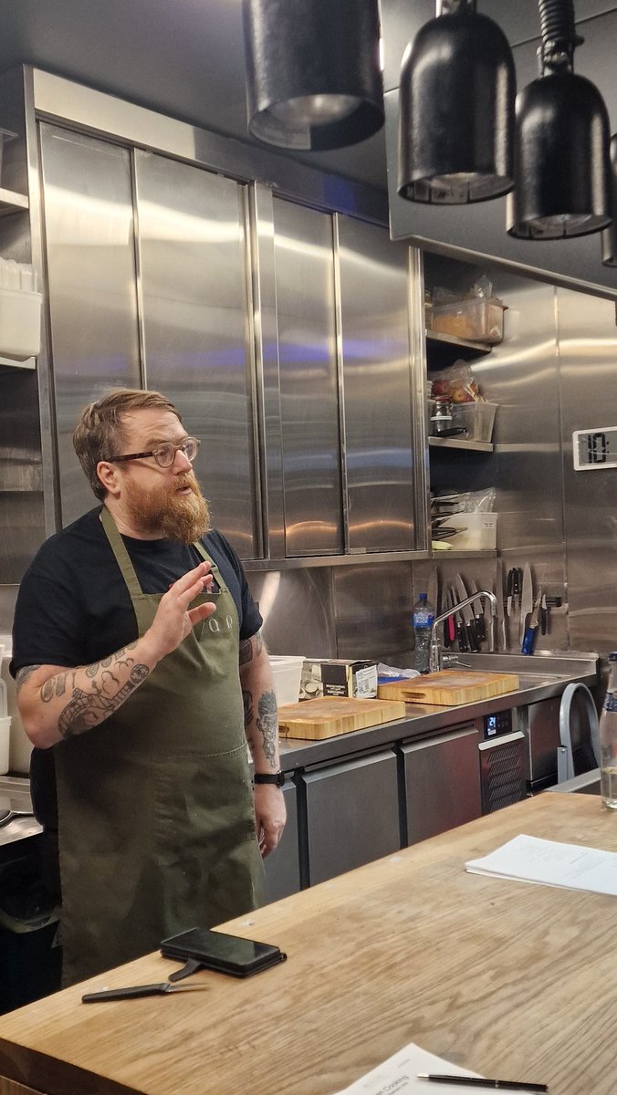 AliciaPolo_'s tweet image. He vuelto, chavales @AniarGalway @mistereatgalway #cookingclass