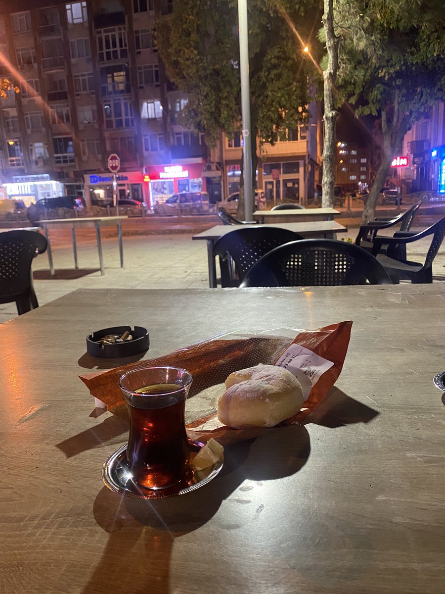 emrebodur22's tweet photo. Kültür çatışmasıııı https://t.co/5V7QKjADlL