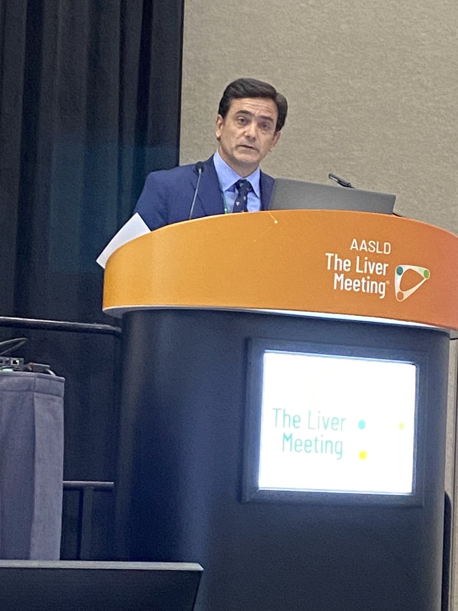 📢 now on #TLM2024 

Fede Piñero ➡️ considerations in pts with systemic treatment for HCC:  

- Age  
- Portal thrombosis  
- Comorbidities  
- Decompensation  
- And more

<a href="/AASLDtweets/">AASLD</a> <a href="/alehlatam/">ALEH</a>