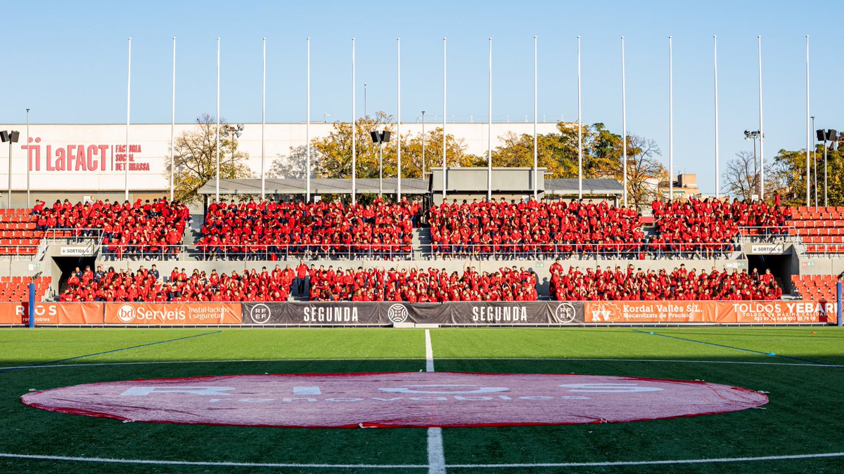 TerrassaFC's tweet photo. 🌟♥️ 𝗙𝗔𝗠Í𝗟𝗜𝗔 #TERRASSISTA 2️⃣4️⃣/2️⃣5️⃣ 

☁️ #ToquemElCel https://t.co/7ODnZKcZ3J