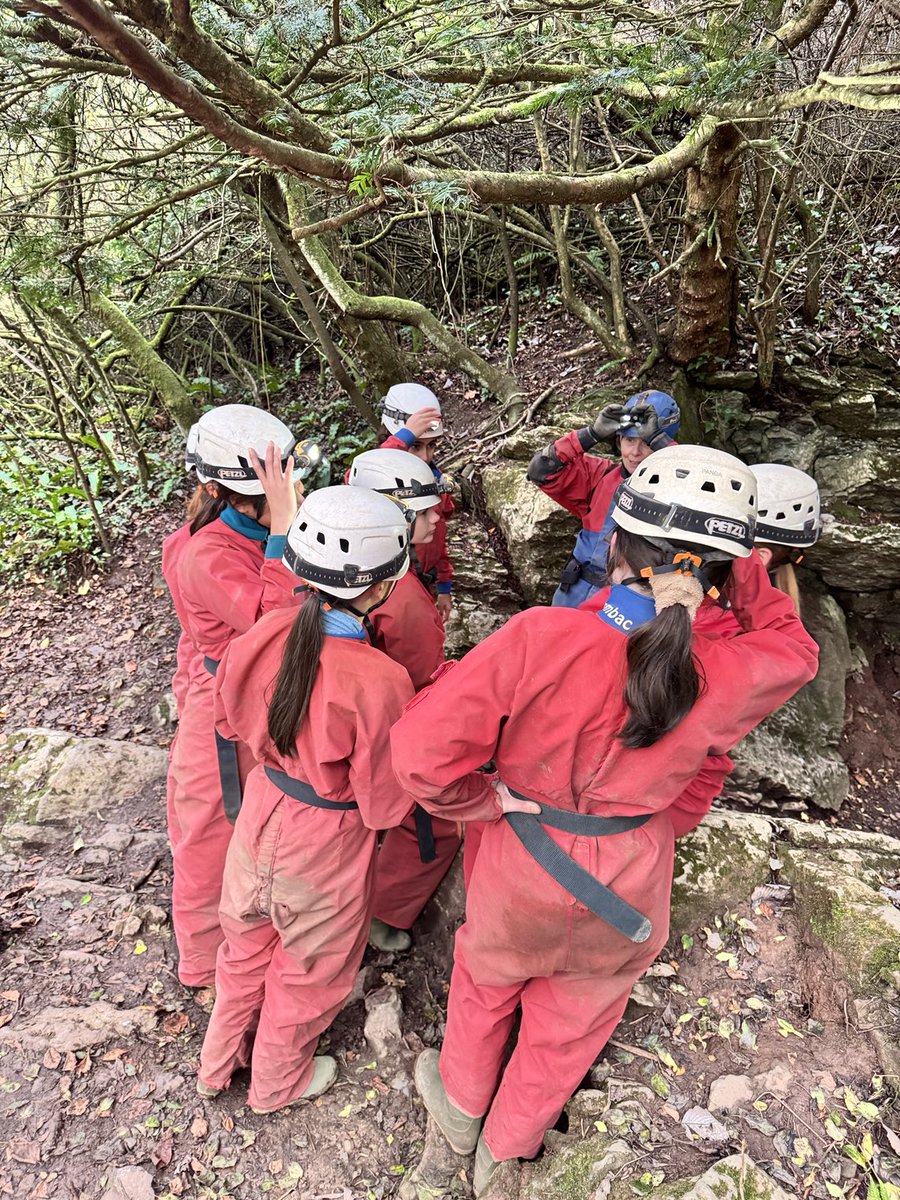 What a fantastic group of Ivythorn out at caving today 😀⁦<a href="/NineAtMillfield/">9@Millfield</a>⁩ ⁦<a href="/MillfieldODE/">Millfield Outdoor Adventure</a>⁩