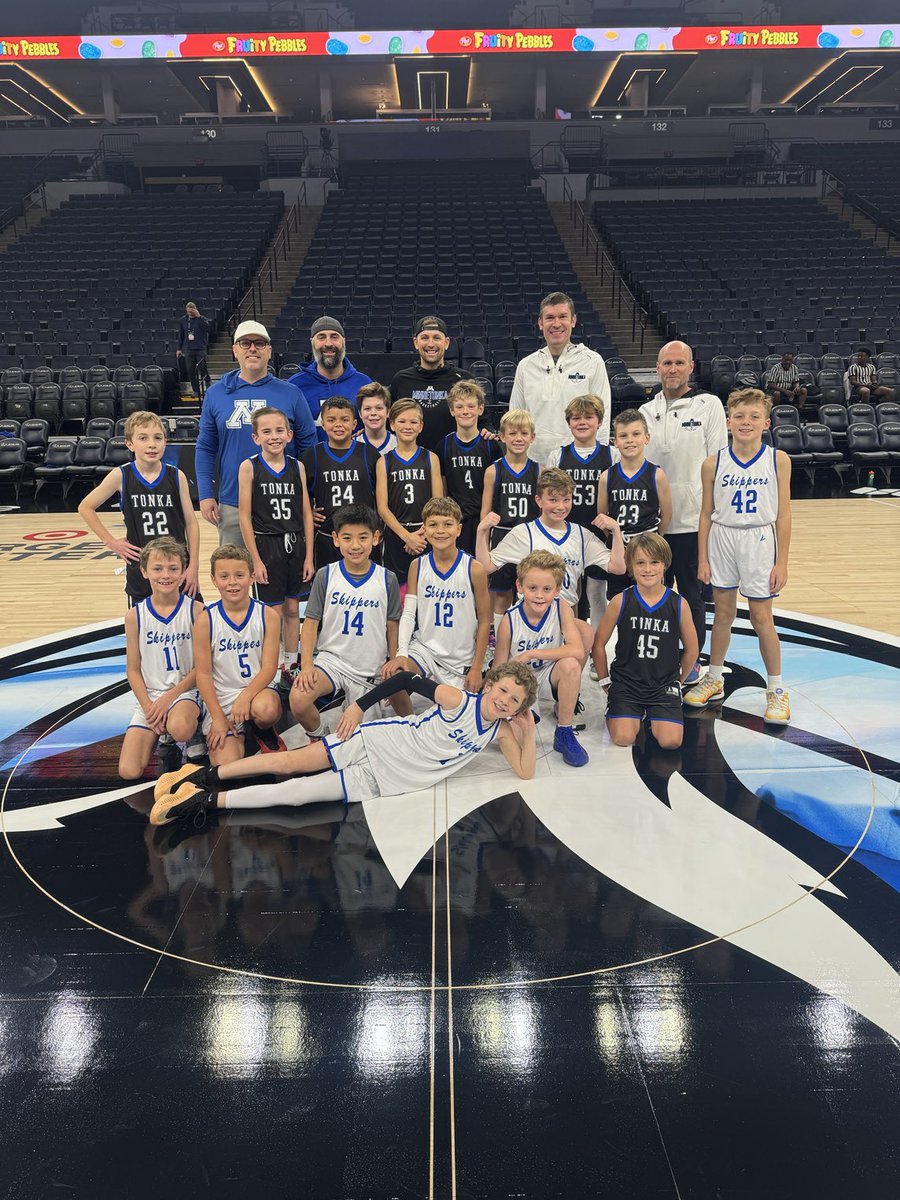 mattbare23's tweet photo. Up and at it early today with youth games on the new city edition court and it was Minnetonka all morning.  Thanks to all of these teams for coming out!
⁦@SkippersBB⁩ https://t.co/9Jy5ezU7Ru