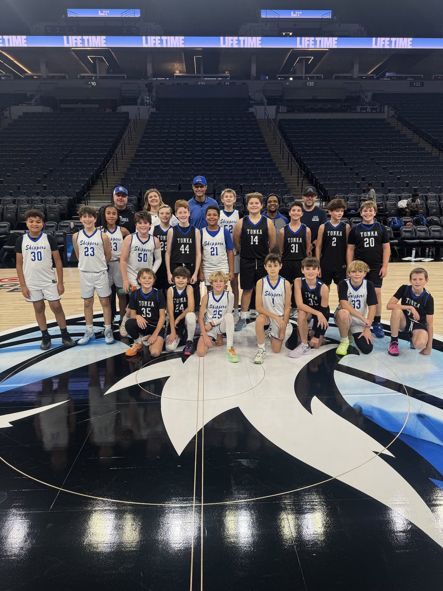 mattbare23's tweet photo. Up and at it early today with youth games on the new city edition court and it was Minnetonka all morning.  Thanks to all of these teams for coming out!
⁦@SkippersBB⁩ https://t.co/9Jy5ezU7Ru
