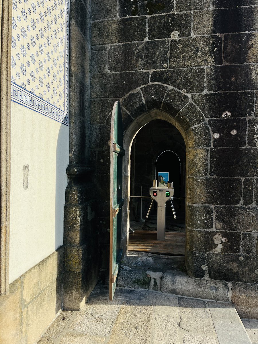 eclipsedemarr's tweet image. Novembro em Braga.