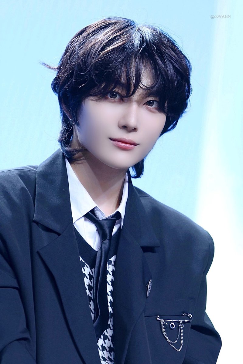 o0LAViN's tweet photo. 241117 한국 팬미팅 HQ

My Feeling ✨

#NINEi #나인아이 #ナインアイ #VAHN  #반 #バン https://t.co/VtEWBCAxwJ