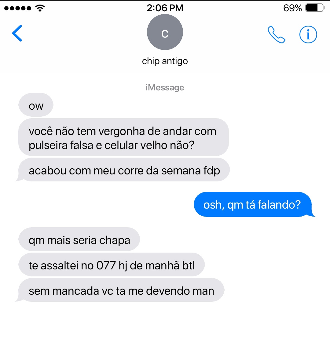 skittlesggk's tweet photo. #jikookau    ★    pandora

Onde Jimin é assaltado no ônibus enquanto voltava pra casa e recebe uma mensagem um tanto inusitada do ladrão. 
Ou, onde Jungkook percebe que roubou uma pandora falsificada e um celular velho. https://t.co/b28TOgSqXy