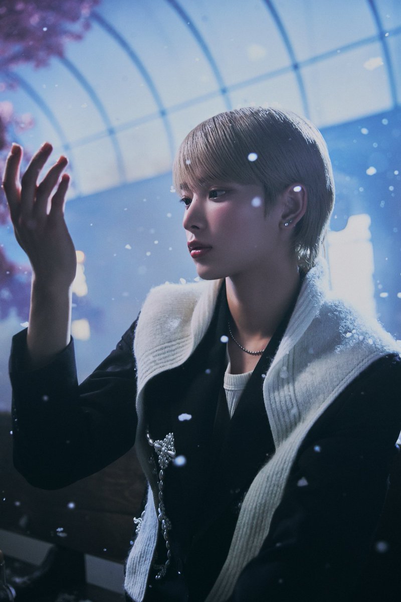 ANDTEAMFR_FAN's tweet photo. 17.11.24⇶ 📸
‣ Les photos teasers de #HARUA pour ' 雪明かり Yukiakari ' ont été dévoilés ❄️
⤷ YUKIAKARI CONCEPT PHOTO
#雪明かり_Yukiakari
#Light_Up_andTEAM
#ANDTEAND #LUNE
@andTEAMofficial https://t.co/LjHLyeW9DE