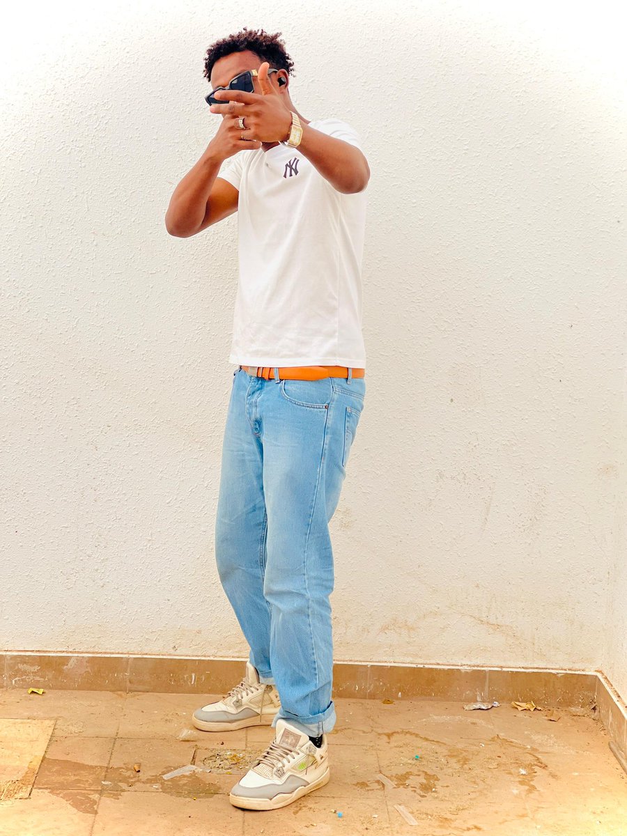 *كلام جميل وحقيقي 
*لا شيء يعادل النية الطيبة،،*
*إفعل ماتشاء وأتركهم يفهمونك كما يشاؤون!*
*ومن لا يسأل عنك لا تسأل عنه،*
*المحبة جميلة لكن عزة النفس اجمل!*
*ولا تستغرب ان وجدت الشر في المكان*
*الذي زرعت فيه الخير،*
*فهناك أراضي لا تصلح للزراعة!
*مساء الورد واليسمين